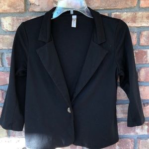 Short waisted lightweight collared jacket